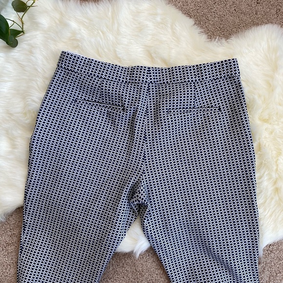 Ann Taylor Navy and White Crop - Picture 3 of 6